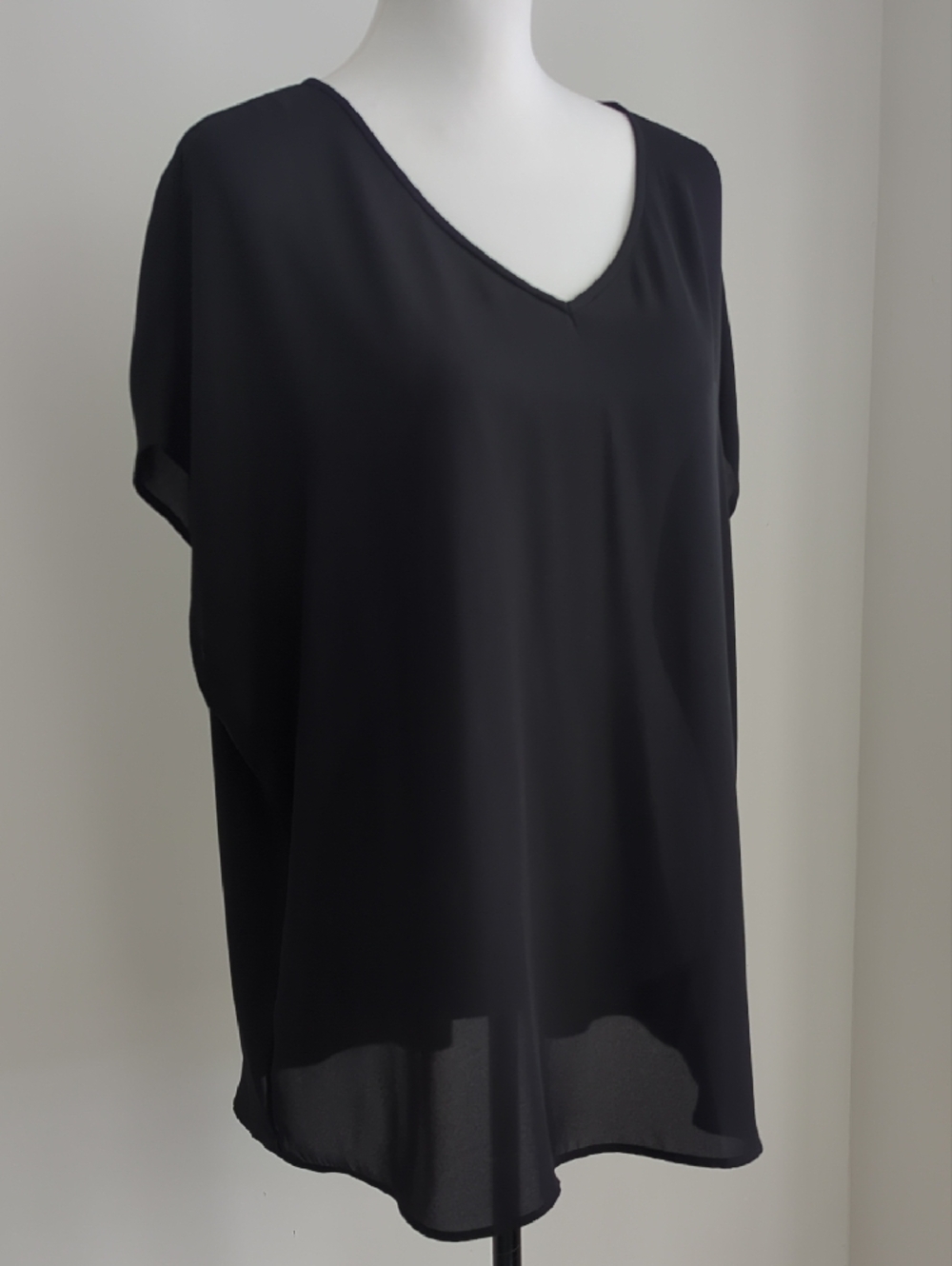 Chico's Black V-Neck Dolman Short Sleeve Tunic